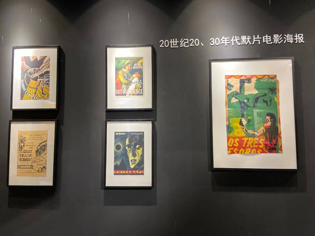 从零开始，艺术展览海报设计教程视频，展现独特艺术风采