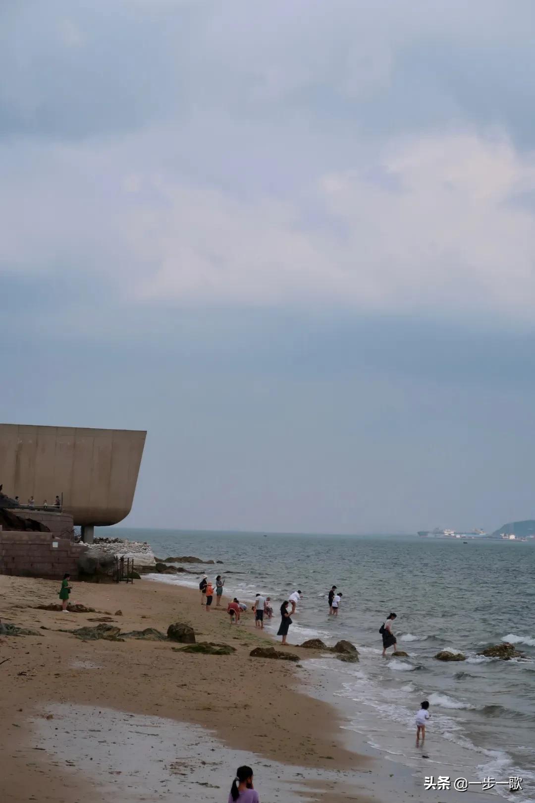 揭秘青岛航母停泊地，军事巨舰的港湾探秘