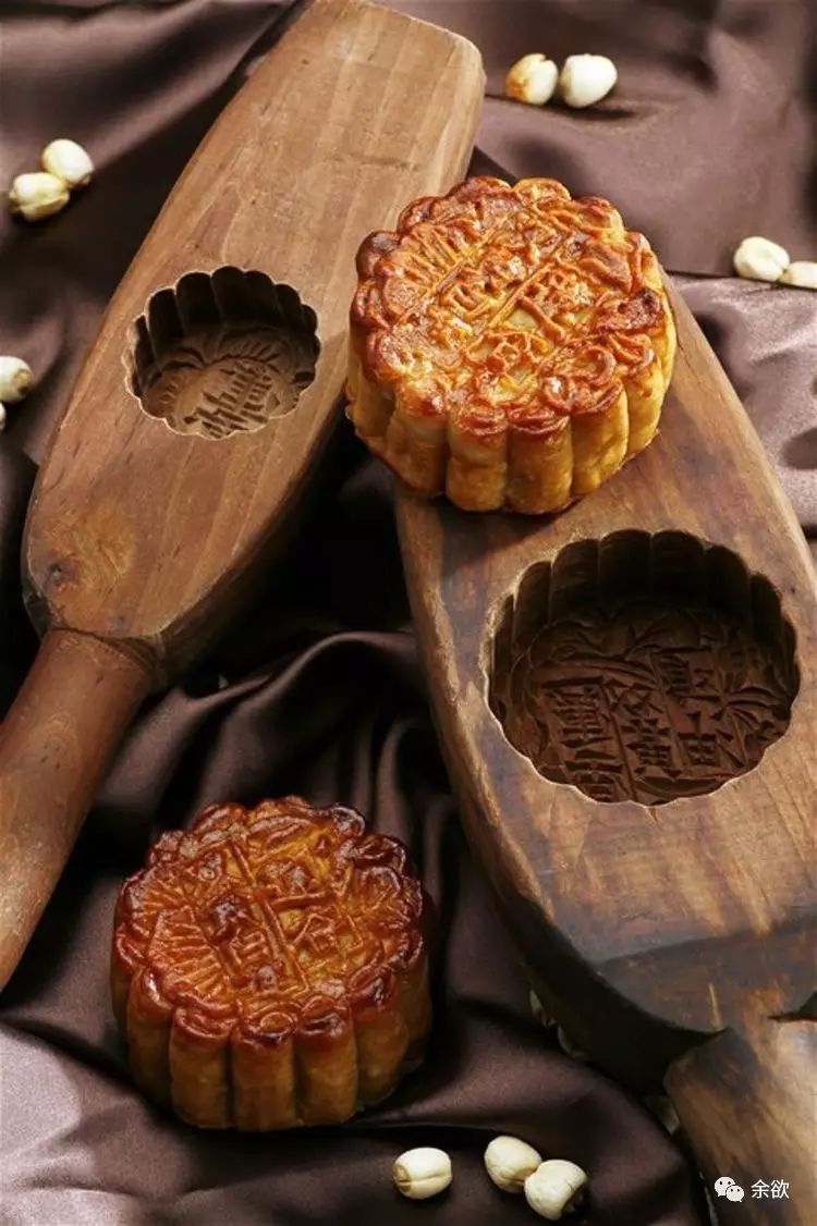 Ultimate Guide to Mooncakes: History, Types, and Frequently Asked Questions